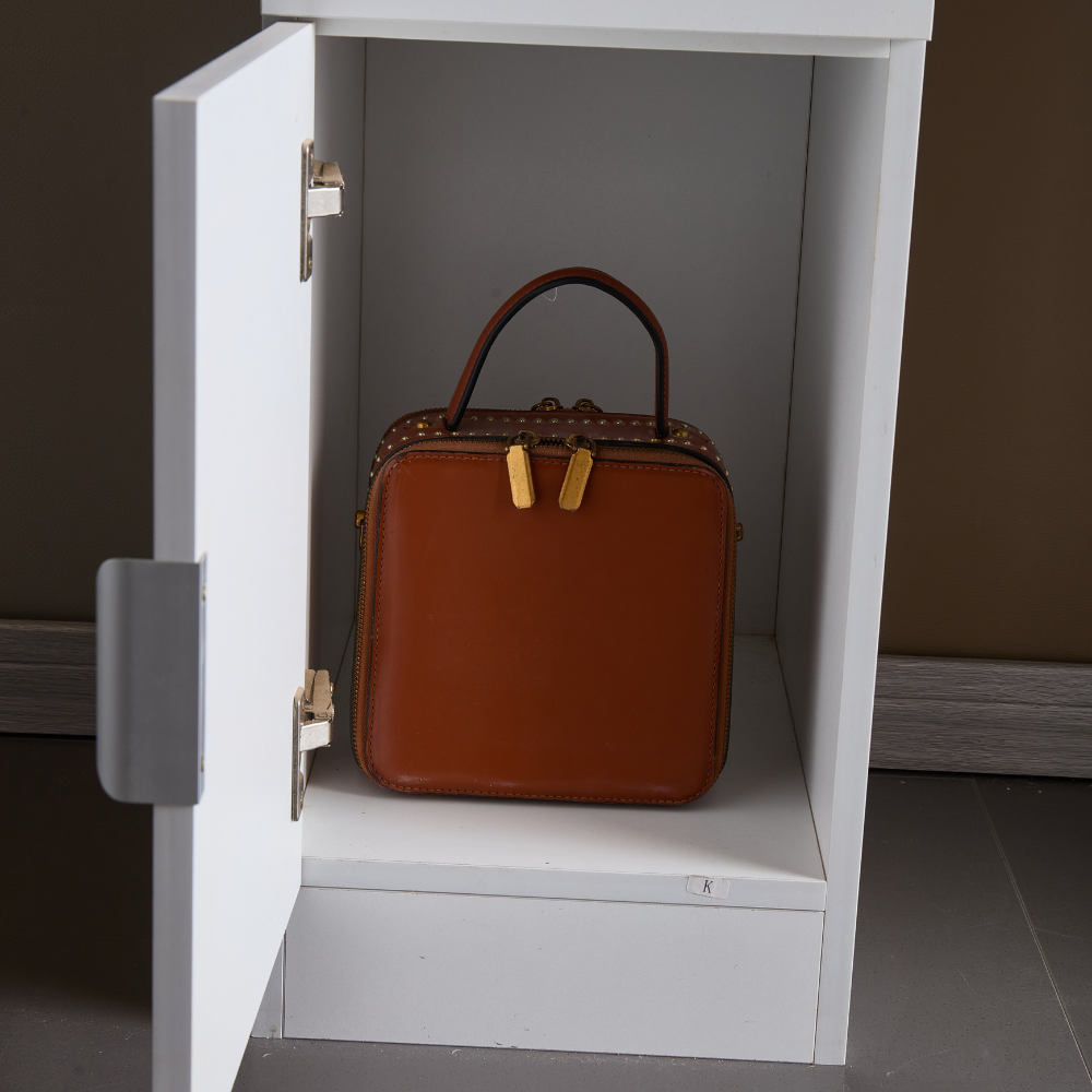 Vintage Style Vanity Table with Bulb Mirror and Storage-6